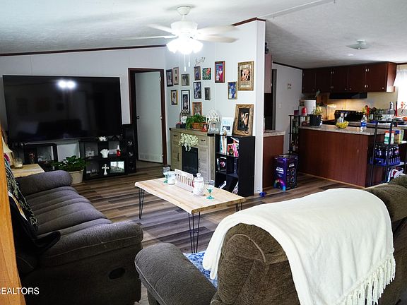 4th image of 468 Sugar Loaf Rd