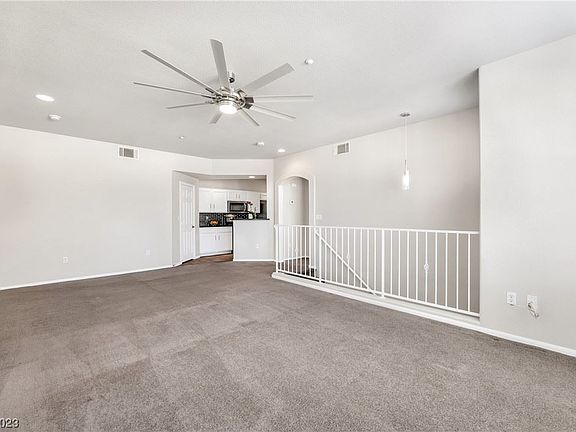 3rd image of 5855 Valley Dr Unit 2039