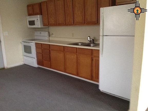 5th image of 2046 W Texas St