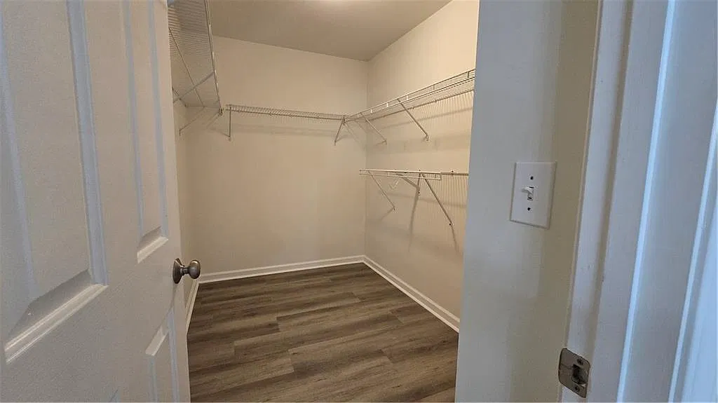 4 bed, 2.5 bath, 2124 sqft, $2,600 — Photo 4