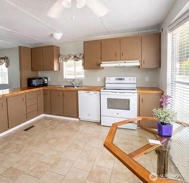 5th image of 8508 144th Avenue E #11