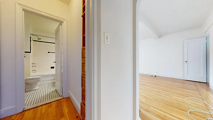 Rented by Bond New York | media 5