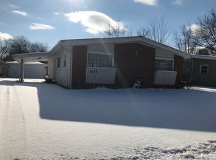 2115 Grouse Ln, Rolling Meadows, IL 60008