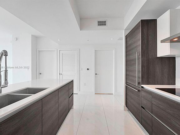 5th image of 301 Altara Ave #631