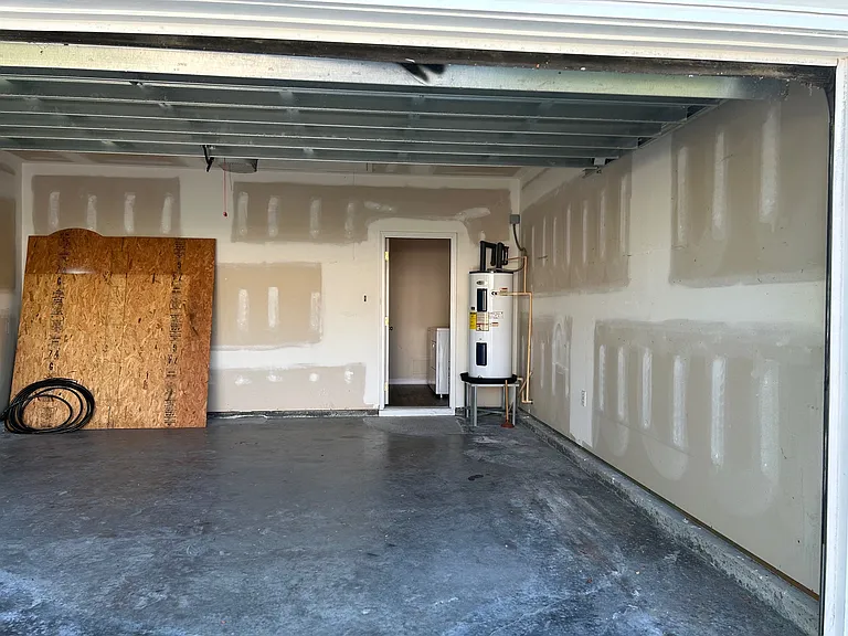159 Coldwater Cir — Photo 24