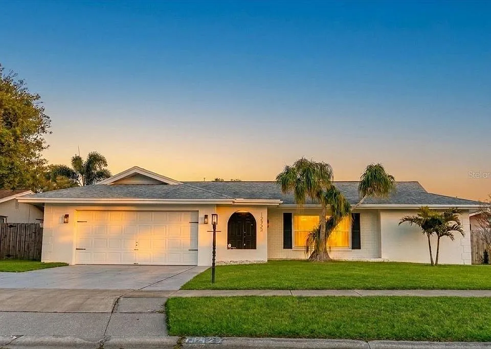 13923 Brewster Dr