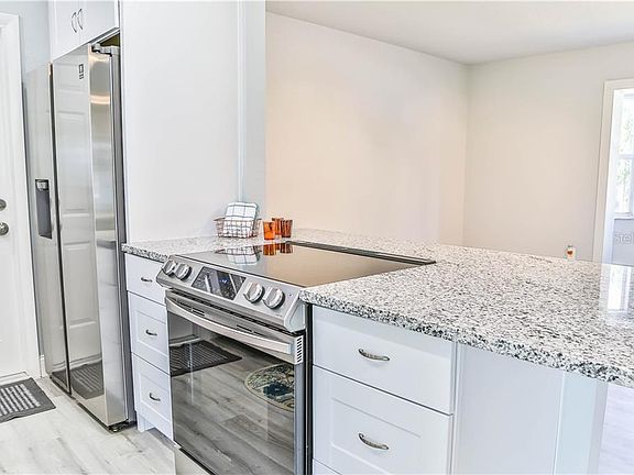 3rd image of 13532 Banner Rd