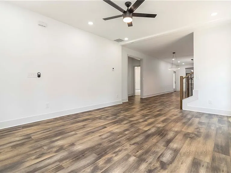 2884 Thompson Cir — Photo 5
