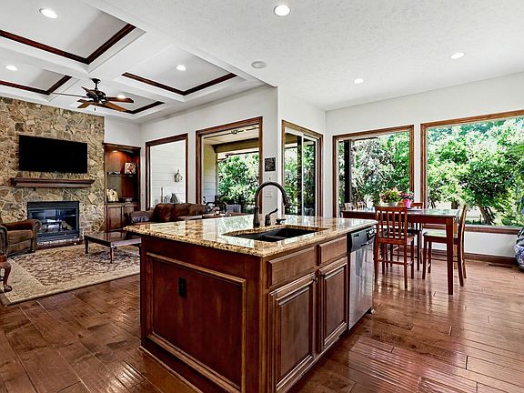 4th image of 732 N Deerfield Cir