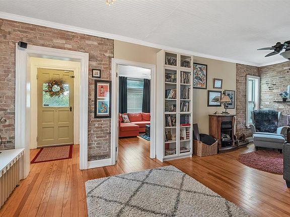 4th image of 216 N Grove St