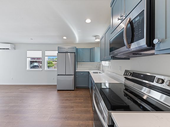 2nd image of 604 N 11th St #602