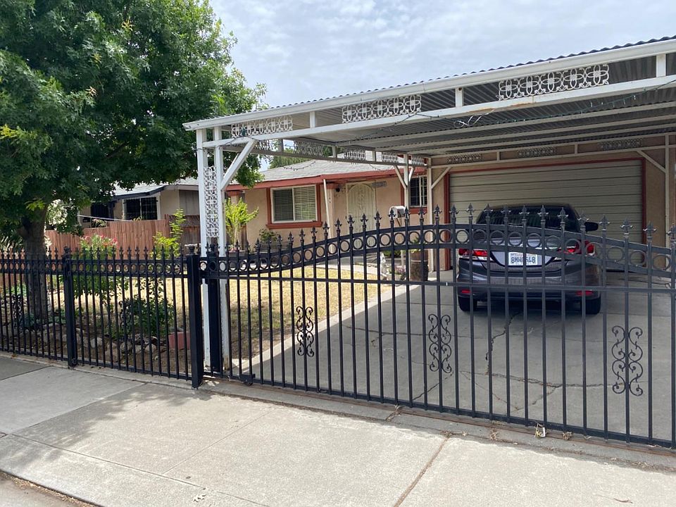 1st image of 2323 Somerset Dr