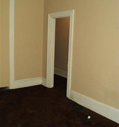 3rd image of 3911 Fairmount Ave