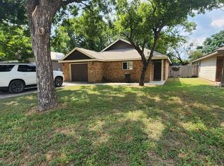 1204 E Avenue G, Lampasas, TX 76550