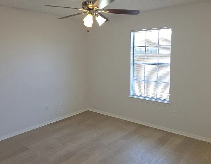 235 Vista Way — Photo 12
