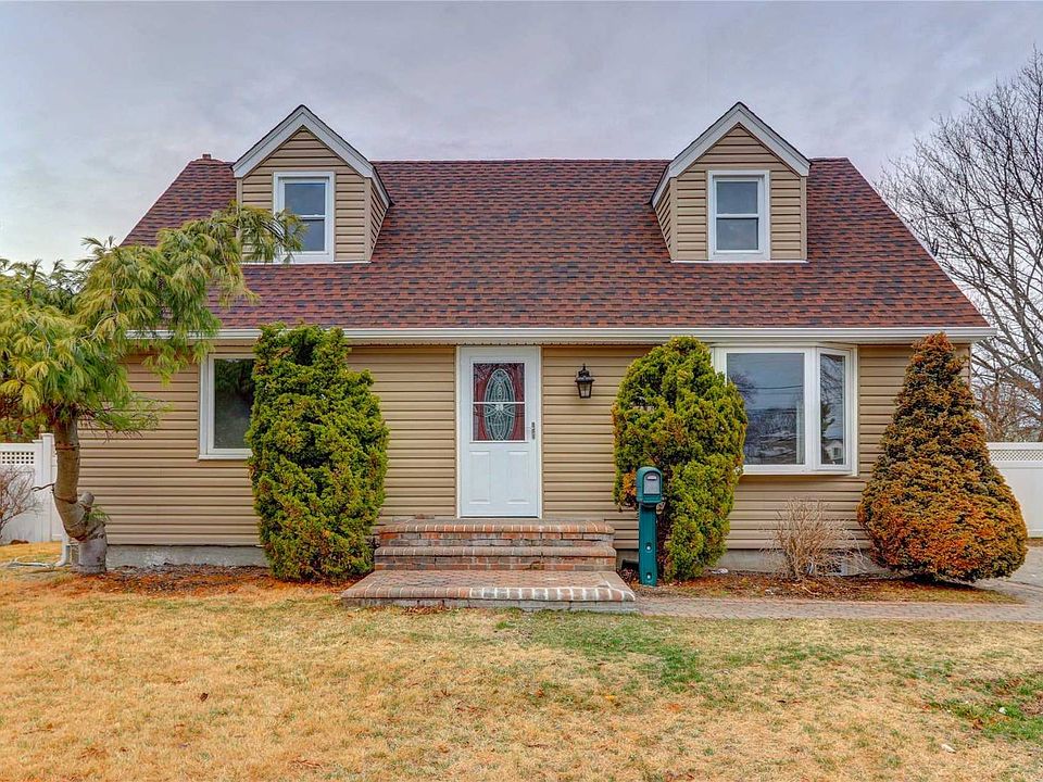 1st image of 8 Burkland Ln