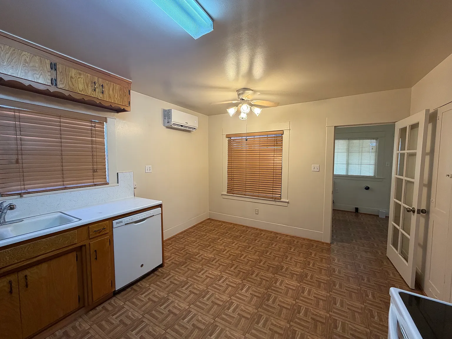 2 bed, 1234 sqft, $2,100 — Photo 4