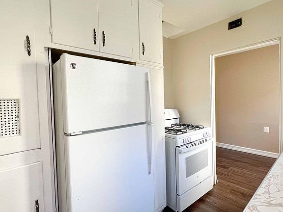 5th image of 8437 La Mesa Blvd #B