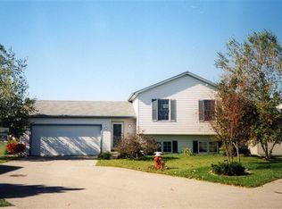 790 Sky Ridge Dr, Madison, WI 53719