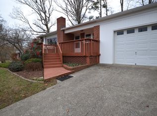 917 W Blue Ridge Rd, East Flat Rock, NC 28726