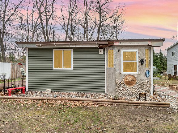2nd image of 4120 Oakridge Dr