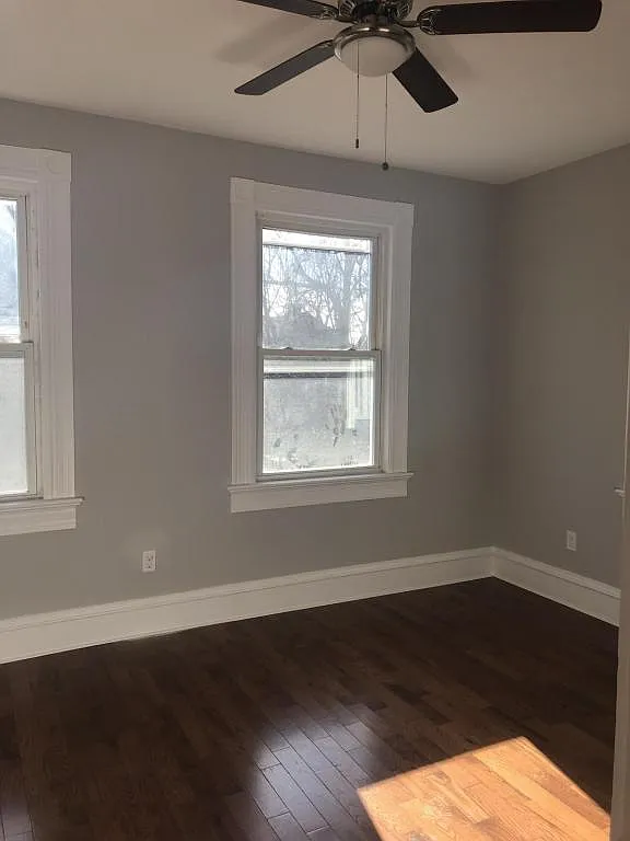 565-567 Maple St — Photo 3