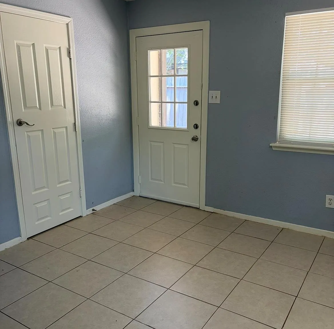 2 bed, 1.5 bath, 878 sqft, $1,450 — Photo 3