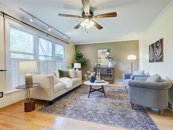 5th image of 332 Village Ln