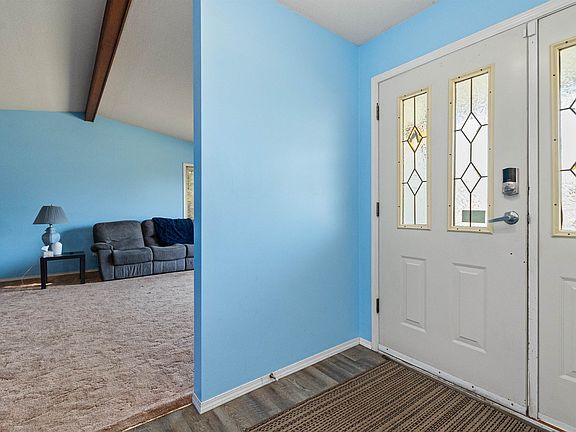 3rd image of 6442 Swanson St