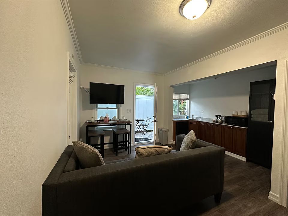 1st image of 825 N Curtis Ave #825