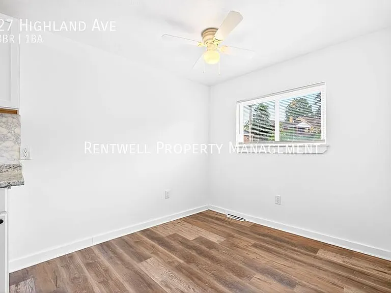27 Highland Ave — Photo 22