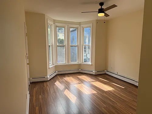 20 Peach Ave #2 Photo 1