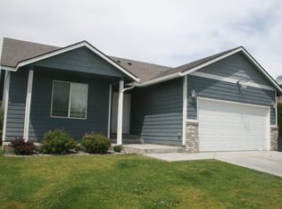300 Concord St, Zillah, WA 98953
