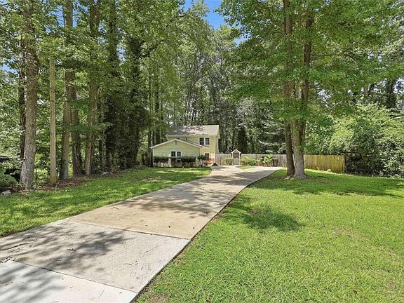 3rd image of 184 Fairview Dr