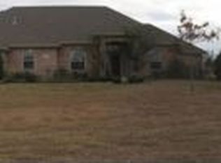 1240 N Creek Cir, Waxahachie, TX 75165