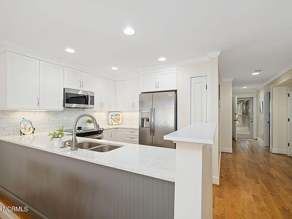 5th image of 566 Coral Drive #A-6