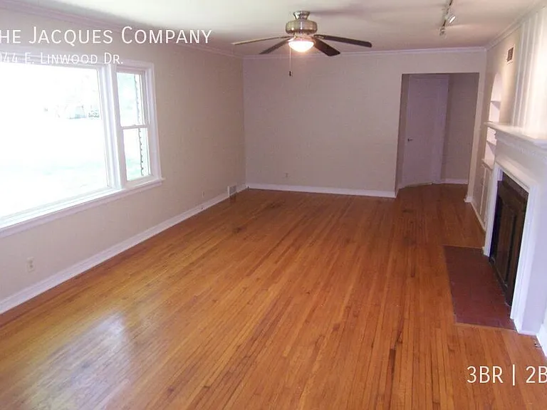 1044 E Linwood Dr — Photo 7