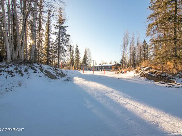 325 S Kobuk St, Soldotna, AK 99669