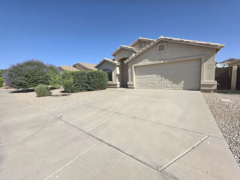 3792 W Santa Cruz Ave — Photo 1