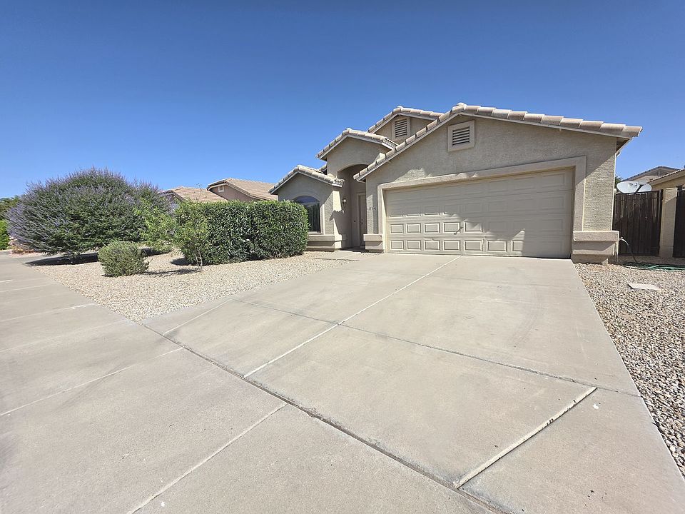 1st image of 3792 W Santa Cruz Ave