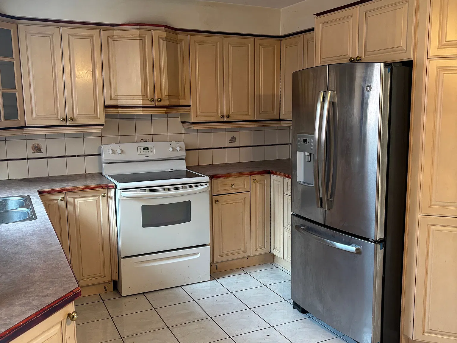 4 bed, $3,000 — Photo 2