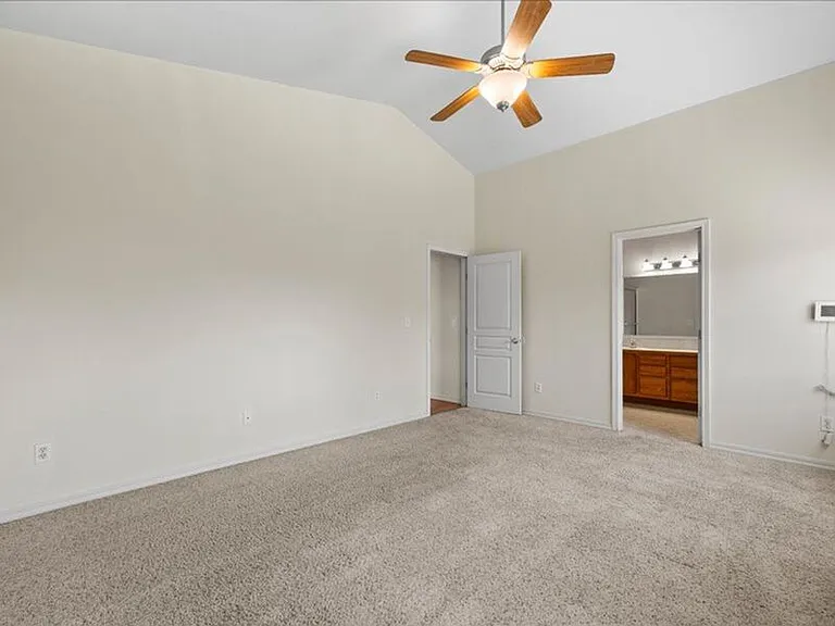 5708 Ochoco Ln — Photo 16