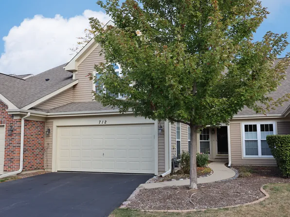 712 Clover Hill Ct, Elk Grove Village, IL 60007