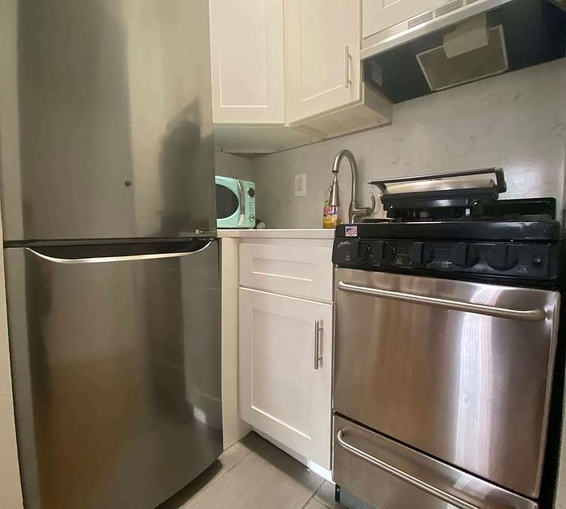 2nd image of 538 E 85th St APT 5A