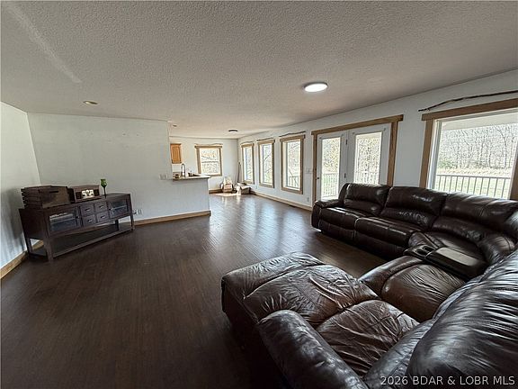 4th image of 103 Pinkie Ln