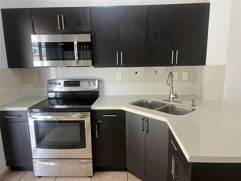 2425 W 76th St #207 — Photo 9