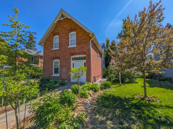 212 James St, Bracebridge, ON P1L 2B8