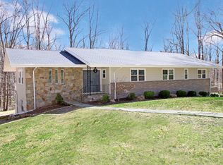61 Wedgewood Dr, Easton, CT 06612