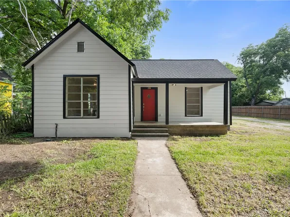 206 W Mesquite St, West, TX 76691