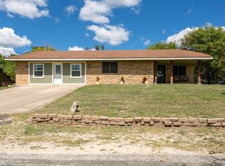 107 7th St, Ingram, TX 78025